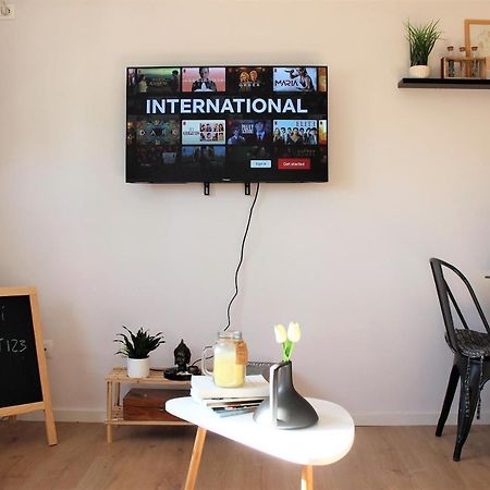 Entire Serviced Apartment With A Beautiful View Tirana Kültér fotó