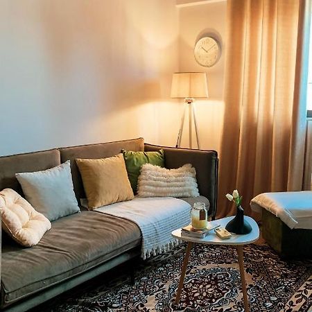 Entire Serviced Apartment With A Beautiful View Tirana Kültér fotó
