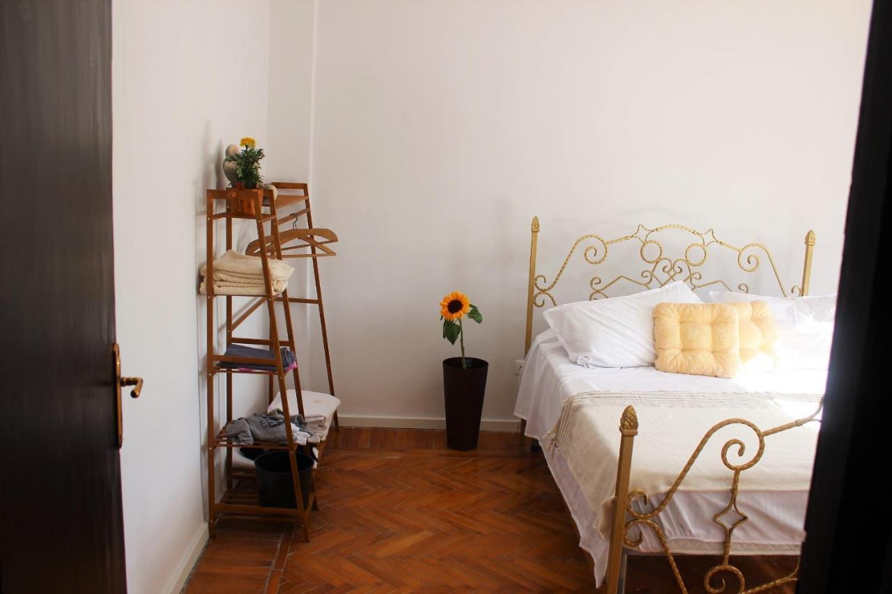 Entire Serviced Apartment With A Beautiful View Tirana Kültér fotó