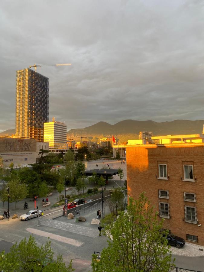 Entire Serviced Apartment With A Beautiful View Tirana Kültér fotó