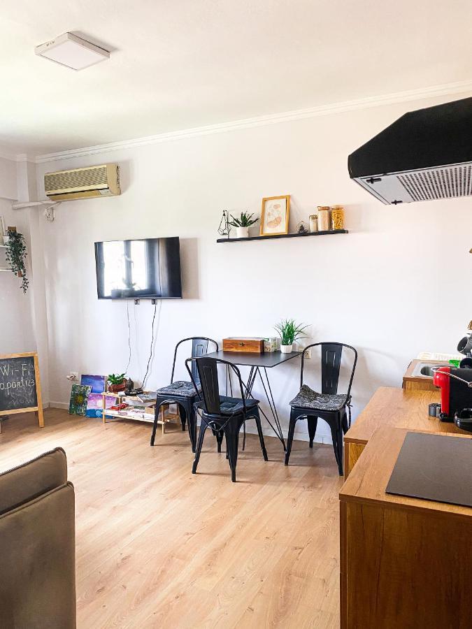 Entire Serviced Apartment With A Beautiful View Tirana Kültér fotó