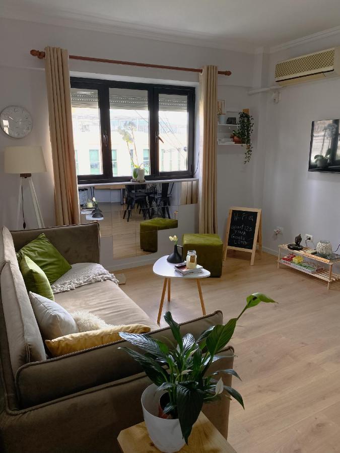 Entire Serviced Apartment With A Beautiful View Tirana Kültér fotó